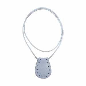 קמע נ נח בצבע לבן