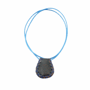 קמע נ נח בצבע חום עם חוט תכלת