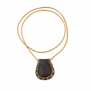 קמע נ נח בצבע חום עם חוט כתום